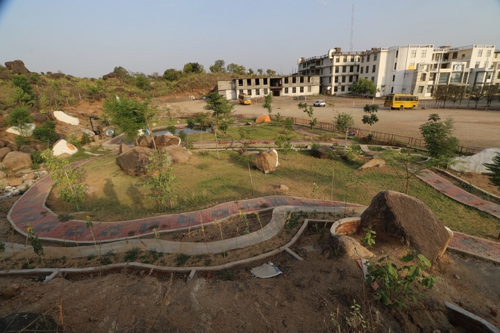 https://cache.careers360.mobi/media/colleges/social-media/media-gallery/4297/2021/7/30/Campus Full View of Gyan Ganga College of Technology Jabalpur_Campus-View.jpg